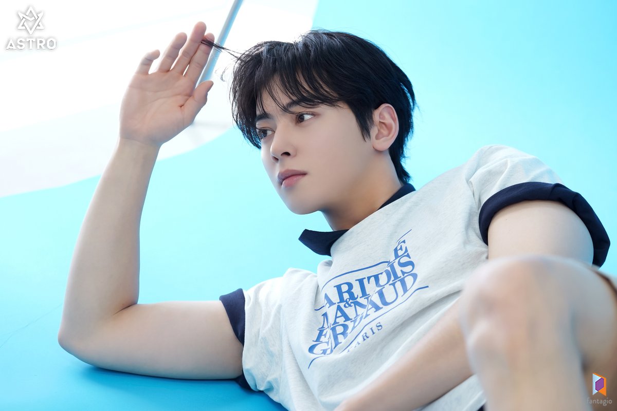 [#차은우][블로그] 차은우가 전하는 행복

▶ blog.naver.com/official_fanta…

#네이버_블로그 #아스트로 #ASTRO #CHAEUNWOO