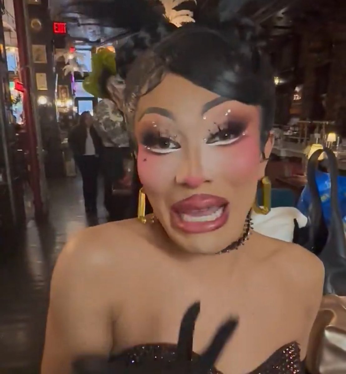 tee // sparkle irl btw ✨ tweet media