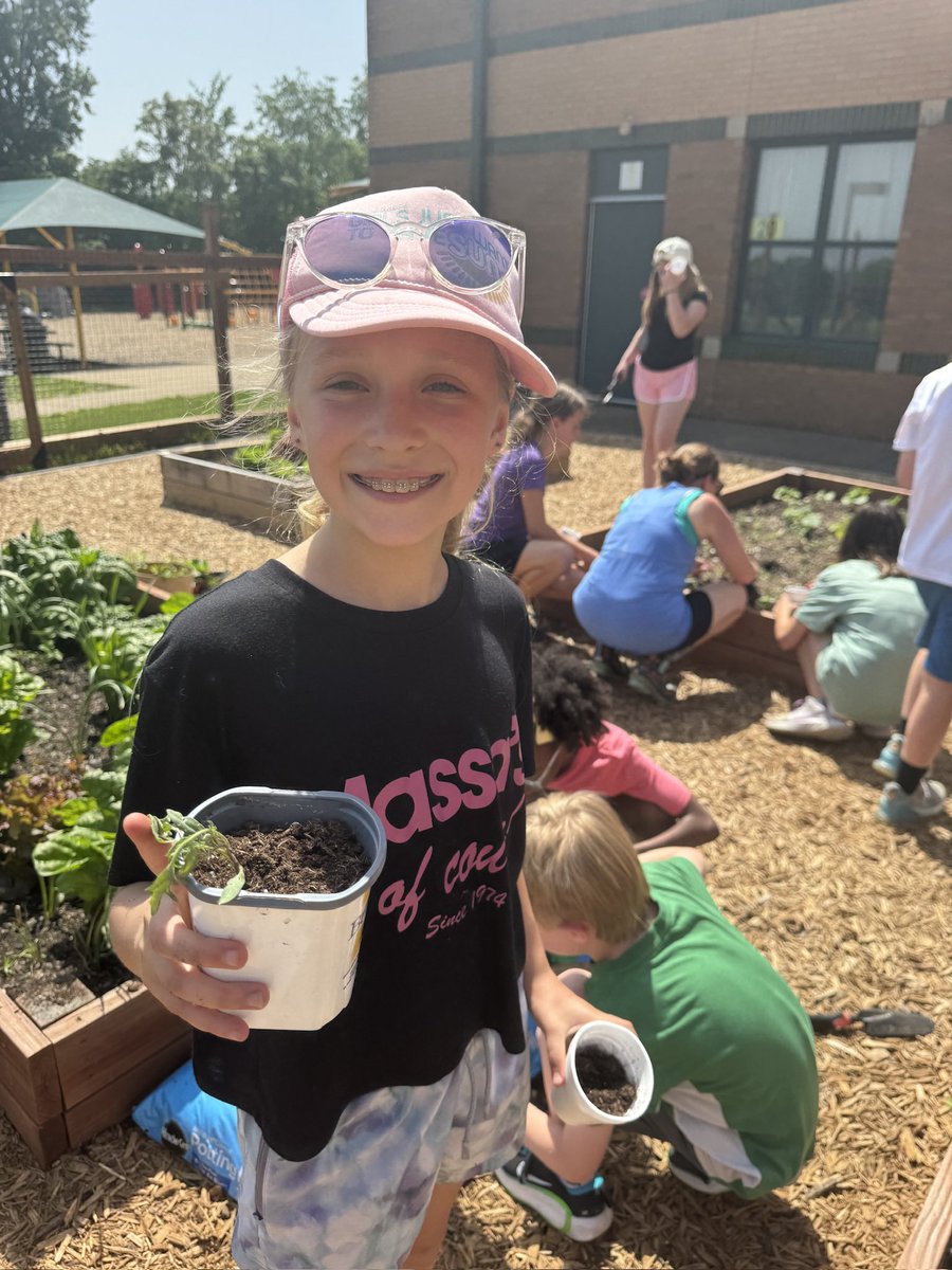 Kaitlyn Flora tweet media