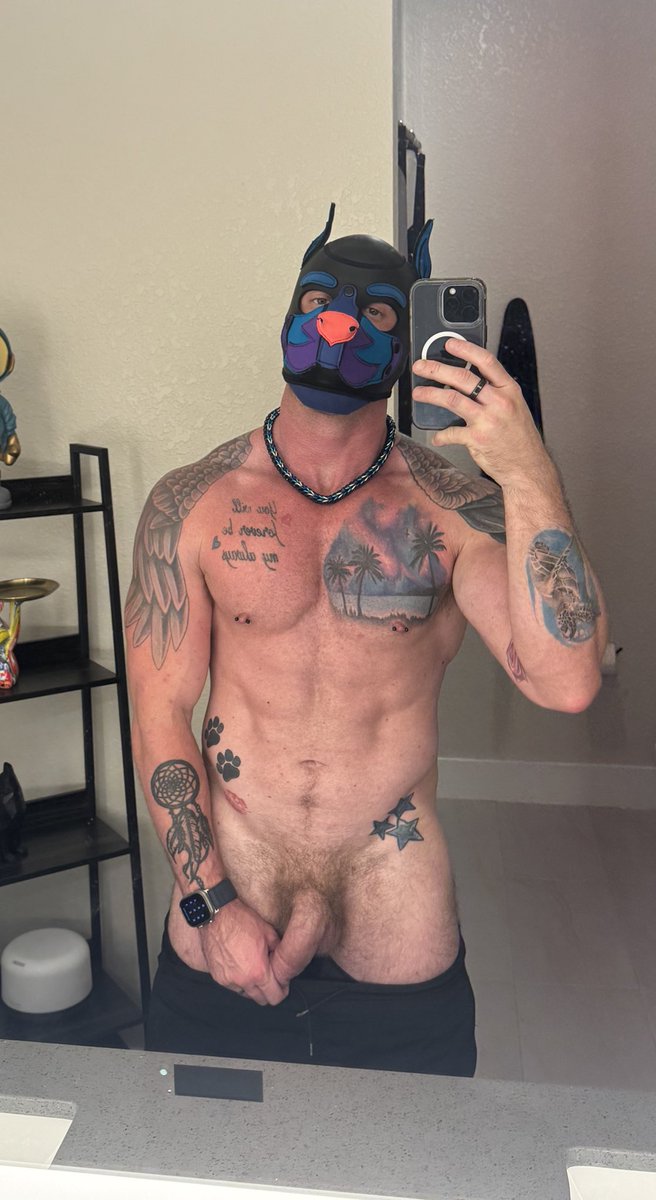Just a random mirror pic and my musky cock 🥴