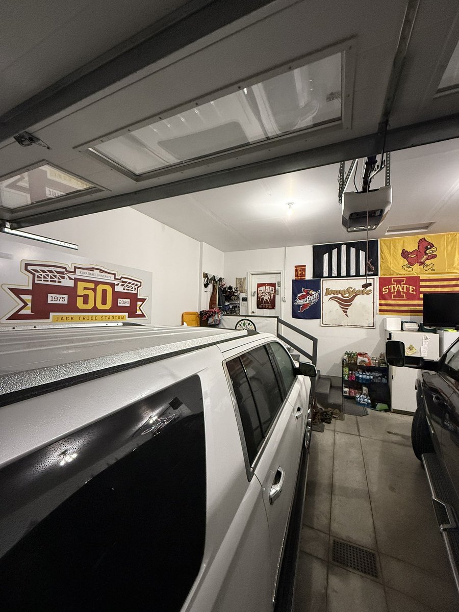 TylerKrug's tweet photo. @Cyclone_Club #CycloneTailgateTour tonight in Cedar Rapids! We had fun and won an awesome sign from Jack Trice 50th Anniversary. Signed by @IASTATEAD Pollard and Coach Campbell! Fits great in the garage and #FranktheTank got a shout out from the Iowa Governor's Charity Steer Show https://t.co/YhiuhcPXrv
