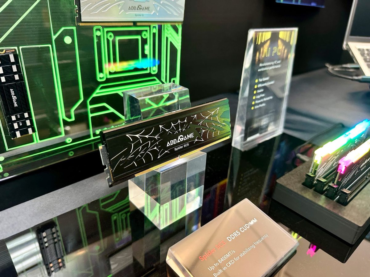 addlinkjapan's tweet image. Addlink Computex Spotlight🤩🤩

ゲーミングマシンの性能をさらに向上させたいとお考えですか？当社の先進的なGen5 SSDは、高性能オーバークロックDDR5 CUDIMMメモリと組み合わせることで、驚異的なスピードとスムーズなパフォーマンスを実現します。

#computex2025 #CUDIMM #DDR5 #gaming #dram