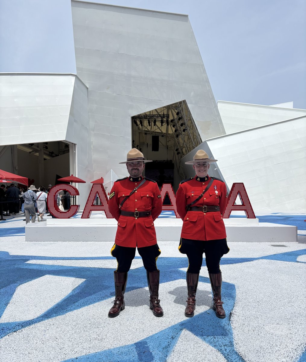 今日は、カナダパビリオンで赤い制服がトレードマークの「王立カナダ