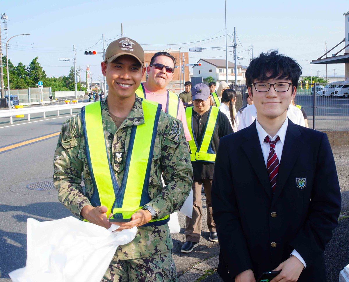 NAF厚木のボランティアたちは定期的に周辺地域で清掃活動を行っており、昨日は近隣の高校生と一緒に大上地区で活動を行いました🧹