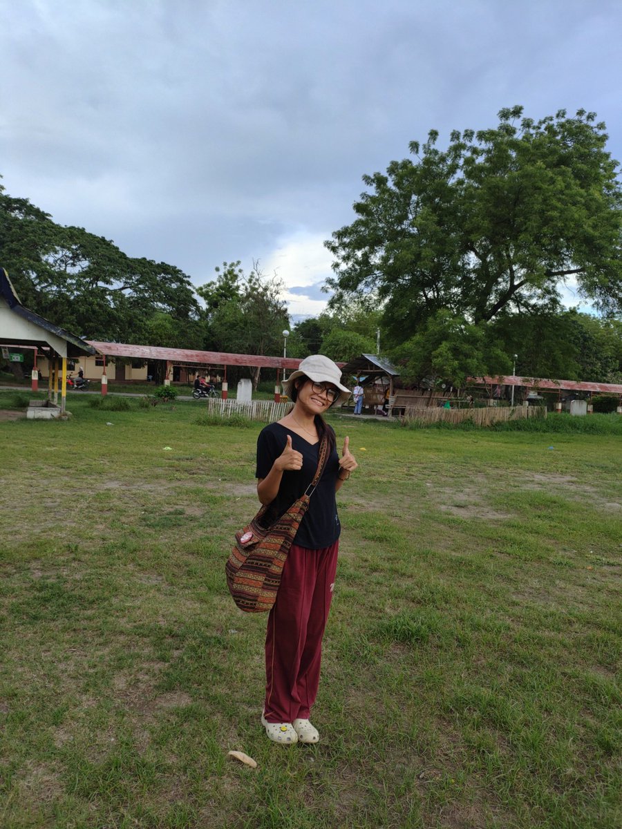 rixhermosa's tweet photo. Holding it together. I still have a week to finish 1st year. https://t.co/1PbctYMIcJ