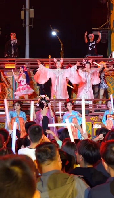 huo_liu6886's tweet photo. 【China Tourism Day】On May 19, the "China #Tourism Day", various exciting activities shined at Mingyue Shanhaijian Everbright Block in #Chengyang District, #Qingdao, attracting a large number of tourists home and abroad. https://t.co/RR6V3mLaZu