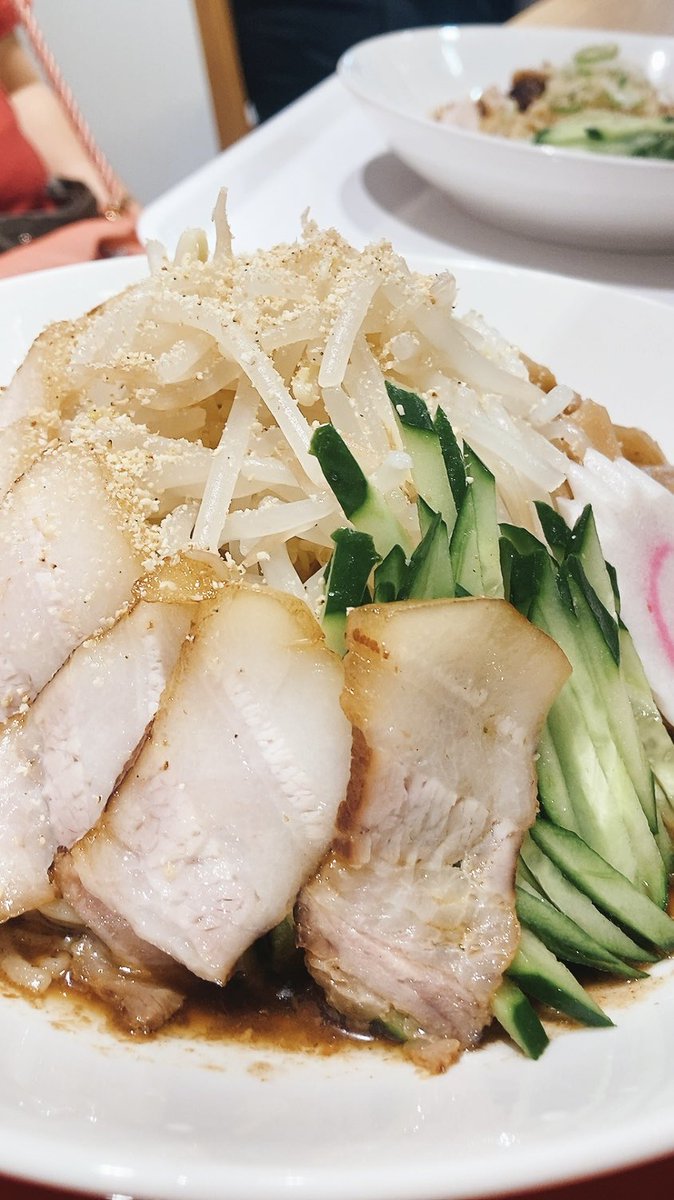 studio_banya's tweet photo. お昼ごはん
チャーシュー冷麺
トッピングもやし&amp;メンマ
#高知大丸
#高知ラーメン
#高知ランチ
#高知冷麺
#高知お昼ごはん
#miyamoto
#うまっ https://t.co/f1Njpby4qD