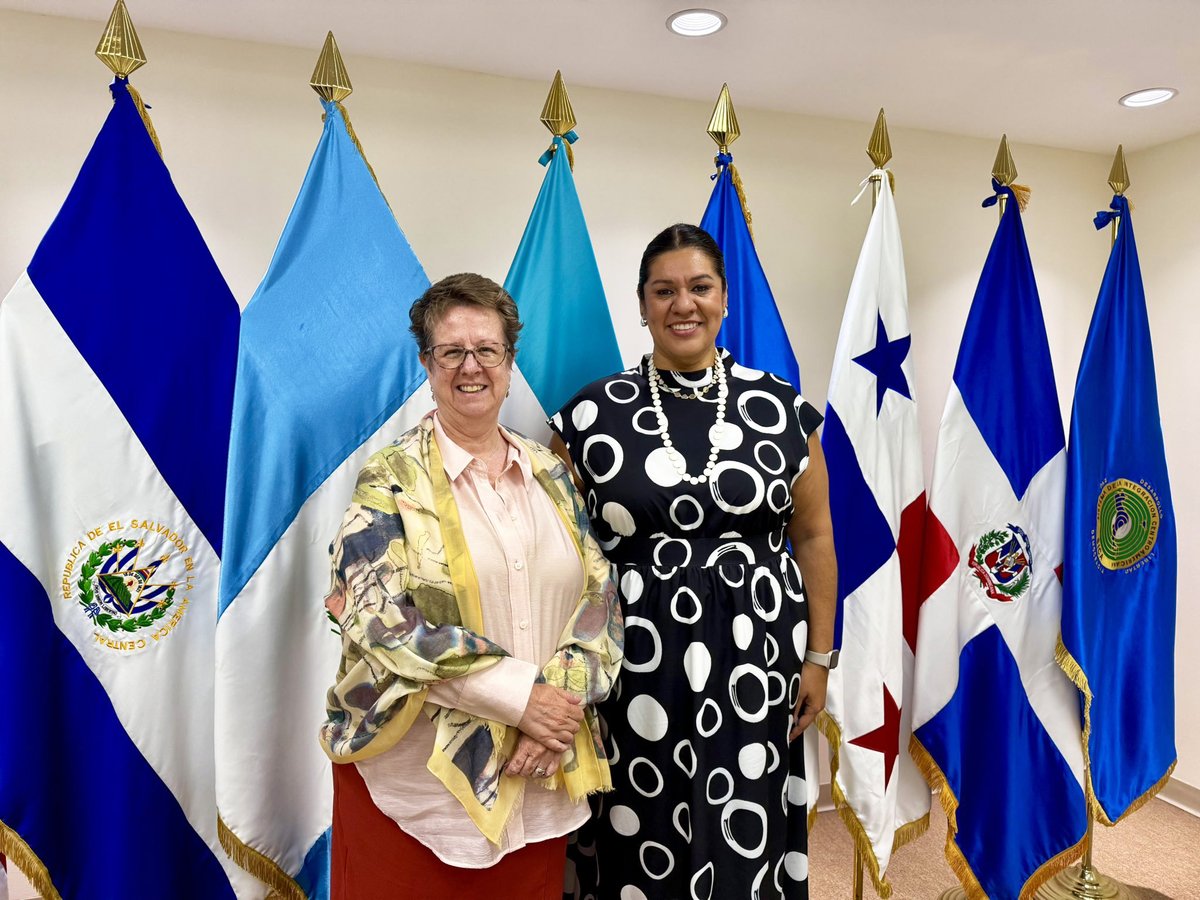 Conversamos con la Dirección de Cooperación de la <a href="/sg_sica/">SICA - Sistema de la Integración Centroamericana</a> para dar seguimiento a la cartera de proyectos de cooperación, que ejecutamos en favor de la integración social regional. 🌎✨

Juntos seguimos construyendo una #RegiónSICA con inclusión, bienestar y equidad. 🤝🌱