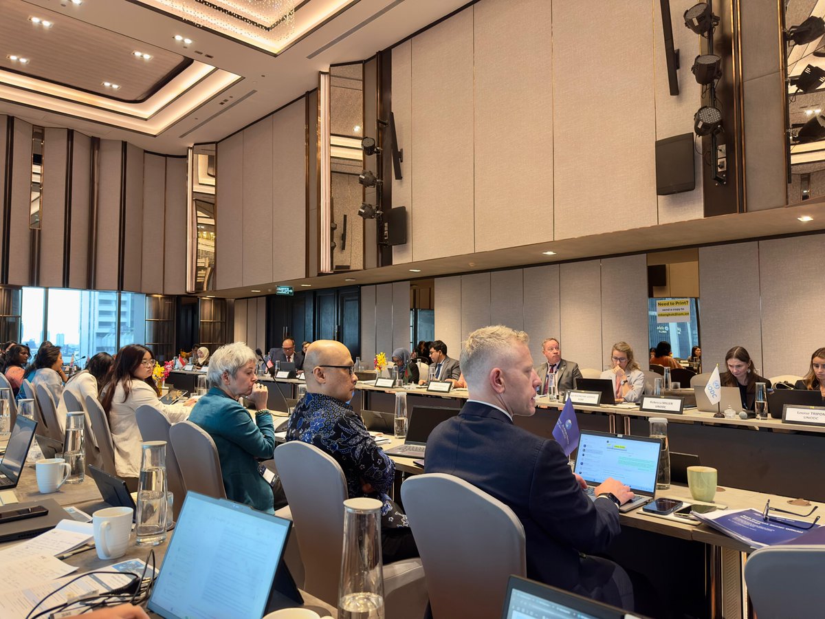baliprocessrso's tweet image. 🌐The need to continue prioritising regional efforts to addressing trafficking for forced criminality into cyber-scam centres was reaffirmed by #BaliProcess Steering Group Members, who emphasised the need to address criminal uses of technology by traffickers and transnational