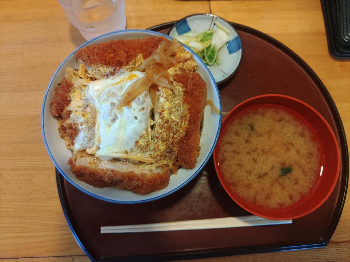 私的理想のかつ丼探訪の旅🤔
今日は“おさらい”編、江南区の太和良食堂🤤
これは一つの完成形ですね🤔
でも北区葛塚エリアの味に慣れた私にはちょっとあっさりで少し物足りない気も😗🐷