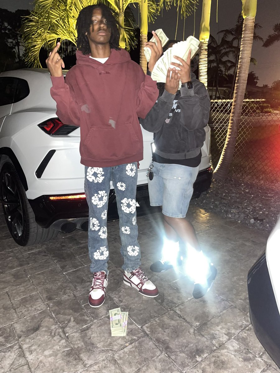 stacknlately's tweet image. Lamborghini Truck🐑, put up that lil ass jeep👎🏾🩸