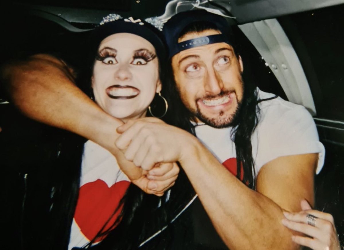 Incredible tribute to how good of a person Daffney was to everyone in spite of her personal struggles
Great job making an effort to raise awareness to bipolar disorder + CTE #Darksideofthering 
Thank you for being a part of one of the most FUN times of my life!
Miss You “Dizz”