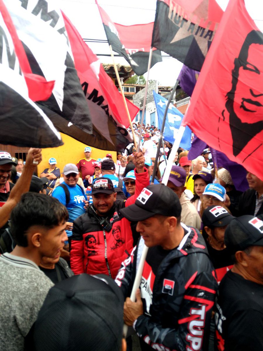Gran movilizacion TUPAMARO en el cierre de campaña acompañando al camarada candidato a Gobernador <a href="/FreddyBernal/">Freddy Bernal</a> junto nuestro hermano candidato a Legislador <a href="/JhonklinR/">Comuna y Fortalecimiento económico</a>

<a href="/NicolasMaduro/">Nicolás Maduro</a>
<a href="/dcabellor/">Diosdado Cabello R</a>
<a href="/WBenavides_MRT/">Williams Benavides</a>
<a href="/TupamaroMRT_/">Movimiento Revolucionario TUPAMARO Vzla.</a>
<a href="/PSUVTachiraOfic/">PSUVTachira_Oficial</a>

#25Mayo
#VotaTupamaro
#ComunaONada