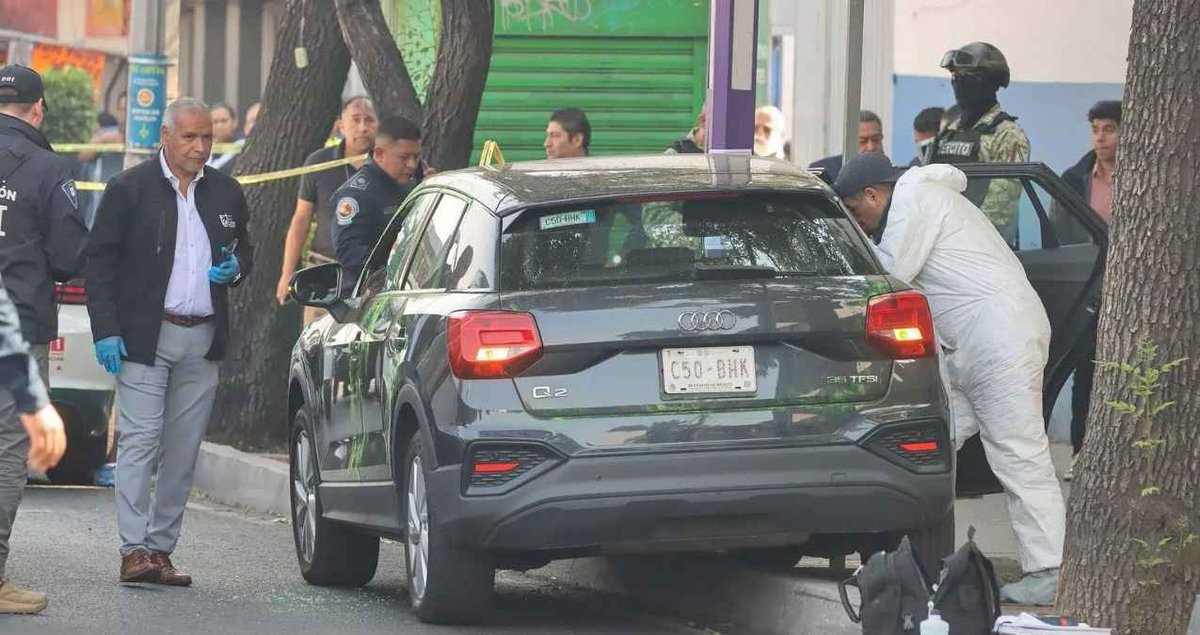 VoxPopuliNoti's tweet photo. Familiares reciben cuerpos de Ximena y José integrantes del equipo de la Jefa de Gobierno de la CDMX
El análisis de indicios balísticos y huellas dactilares continúa para identificar a los responsables
https://t.co/VfvXVpzHuF
#Nacional #LaRoja #Gayosso #CDMX #ClaraBrugada https://t.co/fCsZi2mEdL