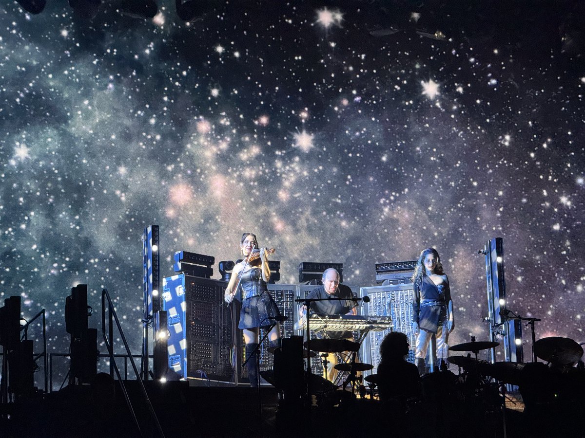 Hans Zimmer LIVE in JAPAN』ハンス・ジマー初の来日公演。ロック