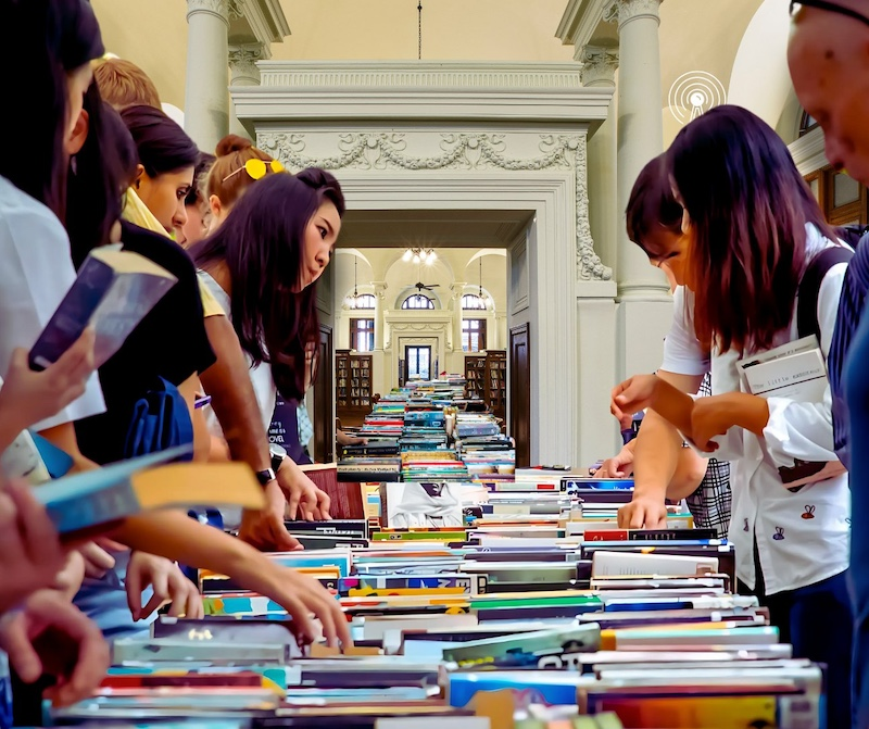 WisepassTH's tweet photo. 📚 Don’t miss Neilson Hays Library’s Book Sale! May 18–25 (closed May 19), 9:30AM–5PM. Books from 20฿! Proceeds preserve the historic library. 
Read more: https://t.co/O8pImP3vt5 
#BangkokEvents #BookSale #NeilsonHaysLibrary #SupportLocalLibraries #BookLovers #CulturalHeritage https://t.co/fiNv3RHEKJ