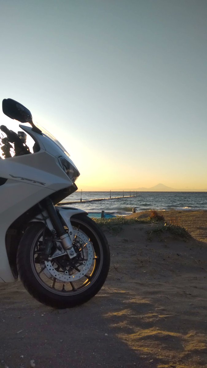 Bami800's tweet photo. 名前:バミ
年式:1999
住み:北海道
車種:VFR800F
好き:VTEC、スキー、ドライブ、キャンプ
一言:引越してきたので友達欲しいです🥲
#バイク乗りとして軽く自己紹介 https://t.co/yf8B1EBfmD