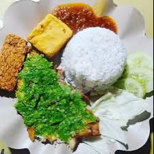 WAJIB BANGET cobain ayam penyet sambal ijo ini, cocok banget buat makan siang nih
spf.shopee.co.id/6AYdAqSgMj