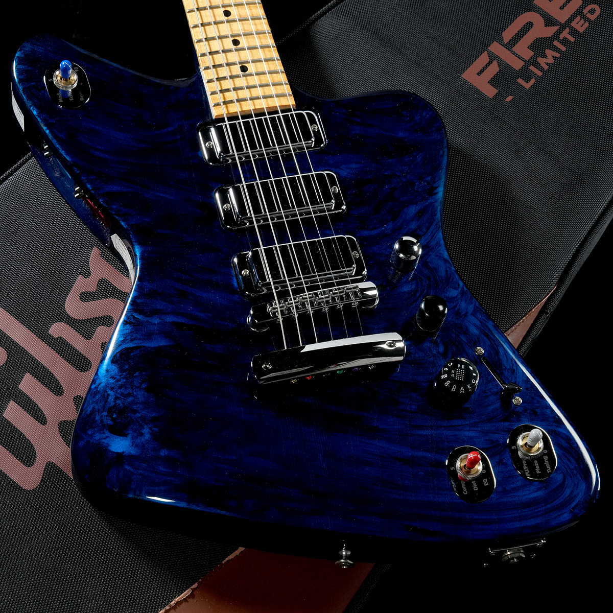 希少な『Gibson Firebird X』の中でもさらに幻の品であるリミテッド