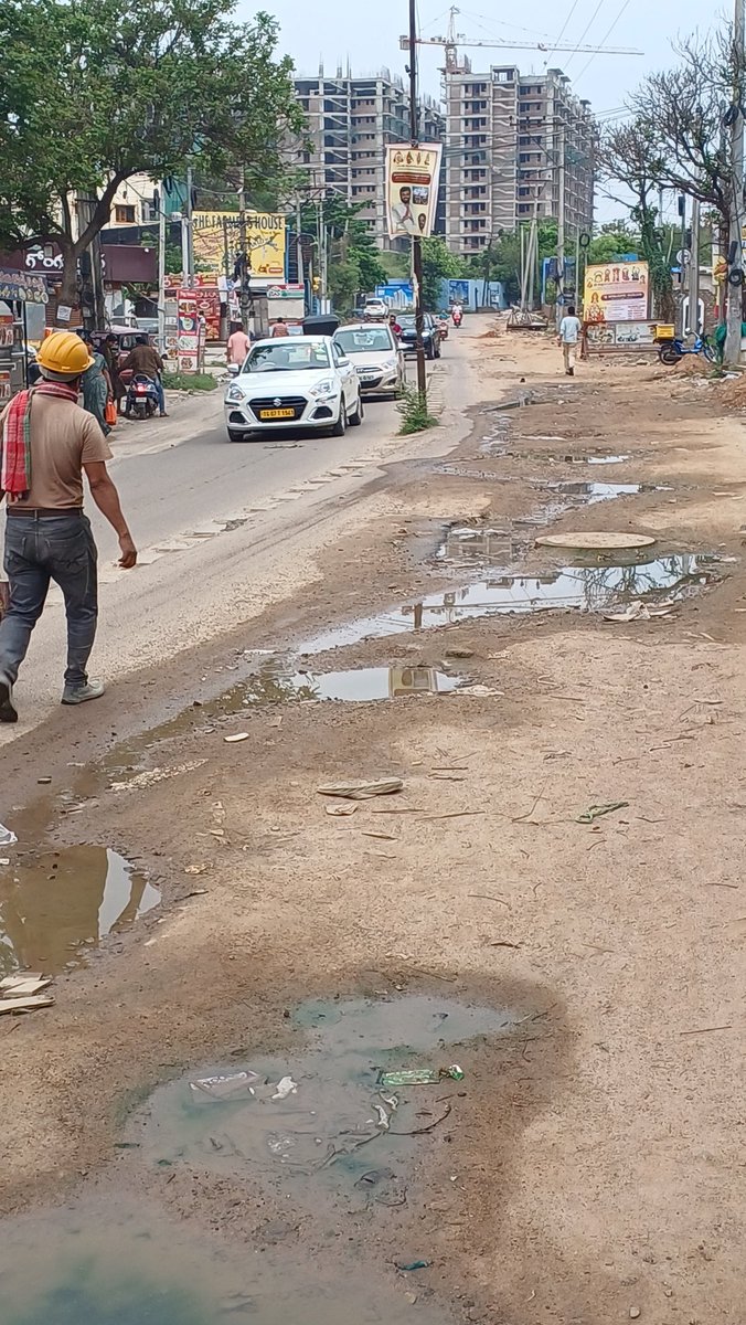surapaneni0's tweet photo. @TelanganaCMO @ZC_SLP @HMWSSBOnline @MDHMWSSB sir this is the stage of my road from Bombay High Way to pjr colony after spending 70 lakhs please repair ,very difficult to drive or walking https://t.co/uvOf6XXCYw