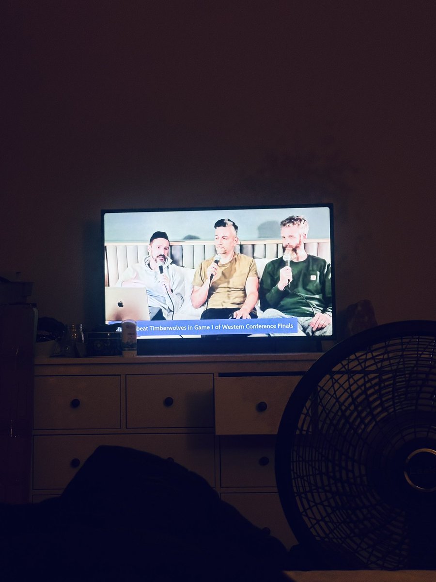 JoeSiggo's tweet photo. @NoDunksInc @treykerby @TasMelas @jeskeets Watching the No Dunks boys in bed while in bed. Bed-ception #ayooooooo 👀 https://t.co/AKwHLTPmll