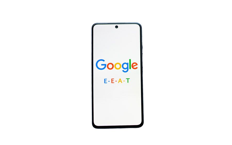 #SEO 🎴 De E-A-T à E.E.A.T : Google durcit les exigences 🔍
🧑‍💼 L’expérience vécue devient un levier de différenciation
📌 Montrez, ne dites plus
💡 Tous les secteurs sont concernés
Exit les contenus fades et génériques 🚫
•
#ContenuWeb
✍️ <a href="/AntheDesign/">agence AntheDesign</a>
buff.ly/NZm0qQ7