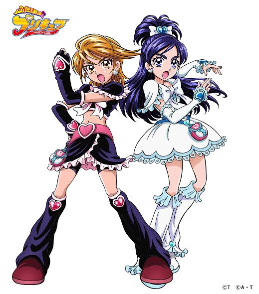 ふたりはプリキュア」キュアブラック＆キュアホワイトが手を繋い