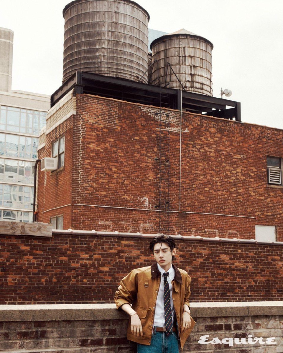 (2/2)

JAKEHOON LIGHTS UP NYC
#JAKEHOONforESQUIREKR #JAKE #SUNGHOON <a href="/ENHYPEN_members/">ENHYPEN</a> <a href="/TiffanyAndCo/">Tiffany & Co.</a>