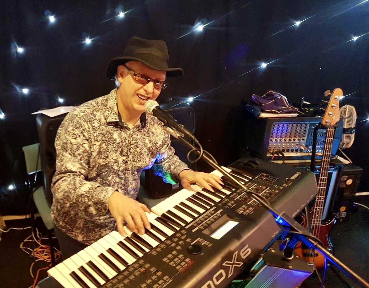 Danny Lee Band play the Royal Oak <a href="/HolmburyStMary/">Holmbury St Mary</a> this Sat 24th May 8.15 <a href="/sryhilsradio/">Surrey Hills Community Radio</a> <a href="/dorkingtweets/">Dorking Tweets</a> #surreygigs #gigs #livemusic #band