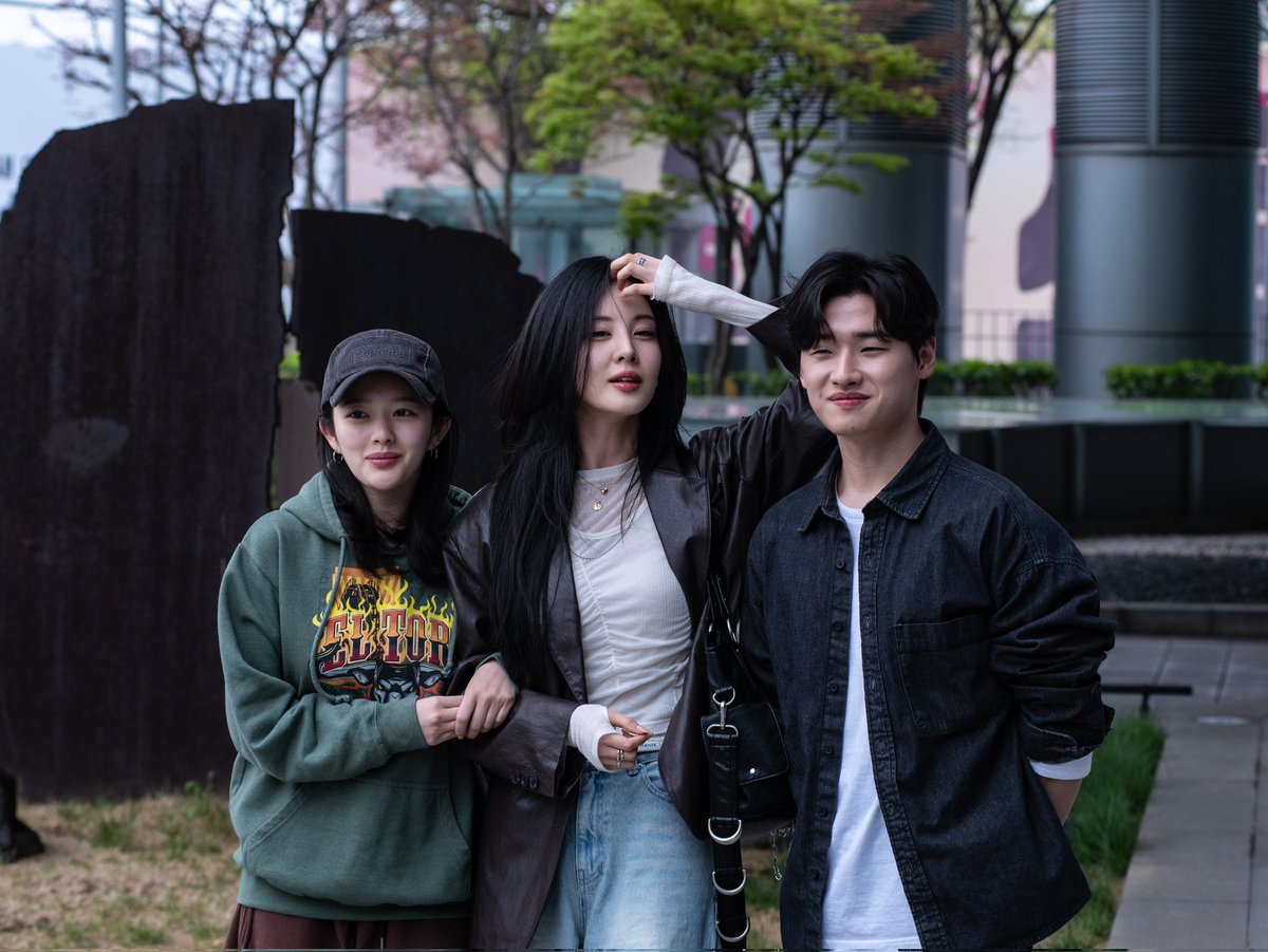 💬 | Seohyun on working with Jung Jiso and Lee David on 'Holy Night Demon Hunters' and how it feels to be the "big sister" now:

"I feel lucky to have met these friends. Until recently, I was often the youngest when working on projects, so I didn’t have many chances to bond with