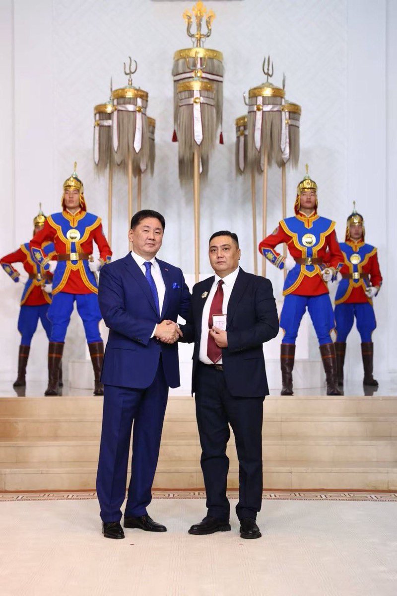 Хонгилын комиссар Б.хурцын бууны нохой Д.Золжаргалыг ЕӨК, АТГ Дашдаваа нар “Олон иргэдийг зохиомол хилс хэрэгт хэлмэгдүүлсэн” гэж онцгой үнэлж “Цэргийн гавьяаны улаан тугын одон”гоор шагнах гэж.. чаваас