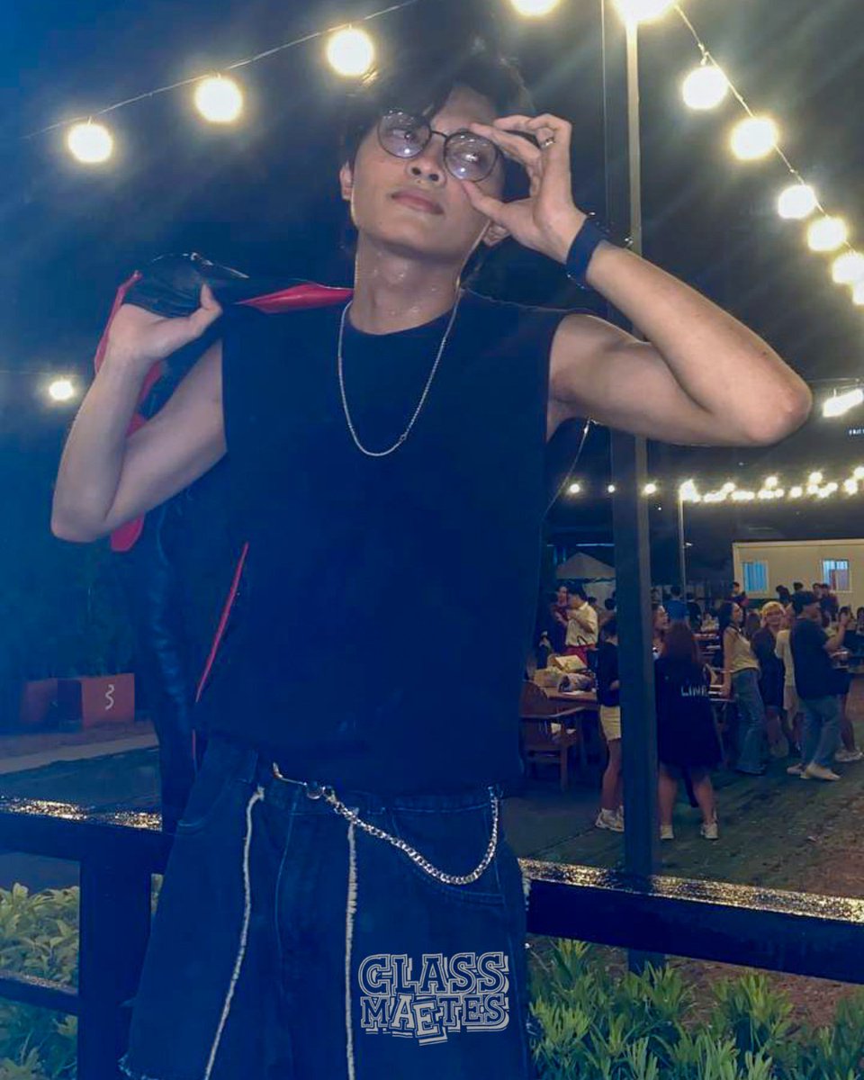 classmaetesofc's tweet photo. [#TRAINEEAE_DAVID] ÆYUDA

We heard you, Classmaetes!

As we celebrate the 3rd Monthsary of Trainee AE and our fandom, Classmaetes 🫶

Here’s a little æyuda for all of you!
We love you just as much as you love our Trainee AE.

@traineeaeph
#TraineeAE https://t.co/2AH982YHpa