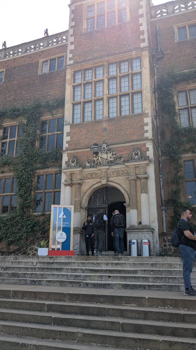 SidIntain1's tweet image. Great time yesterday catching up with everyone at the #AvalancheSummit - investors and investment managers looking to traditional financial investments on-chain, the Ava Clouds team and others building in the Avalanche ecosystem.