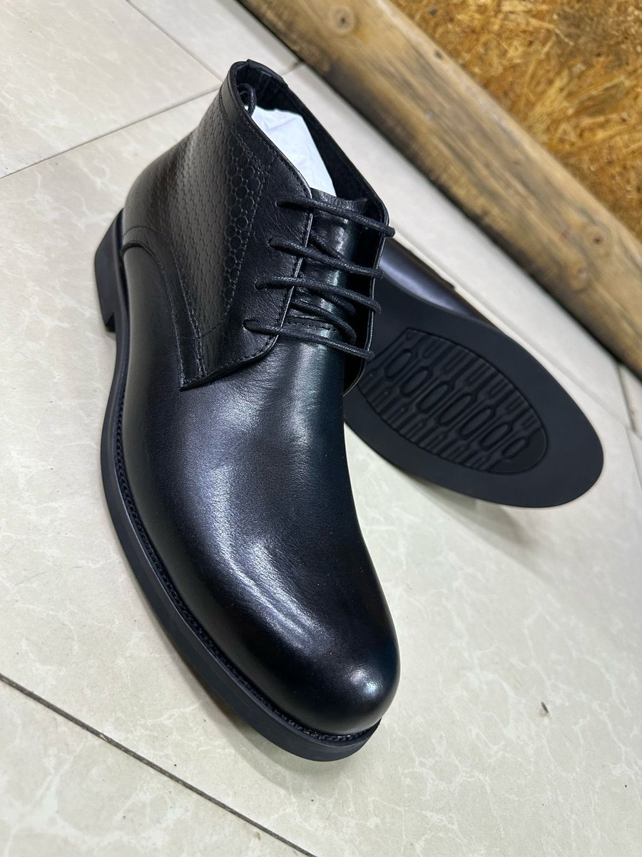 Clarks Leather Boots.

💰Ksh.5300               #IkoKiatuKe