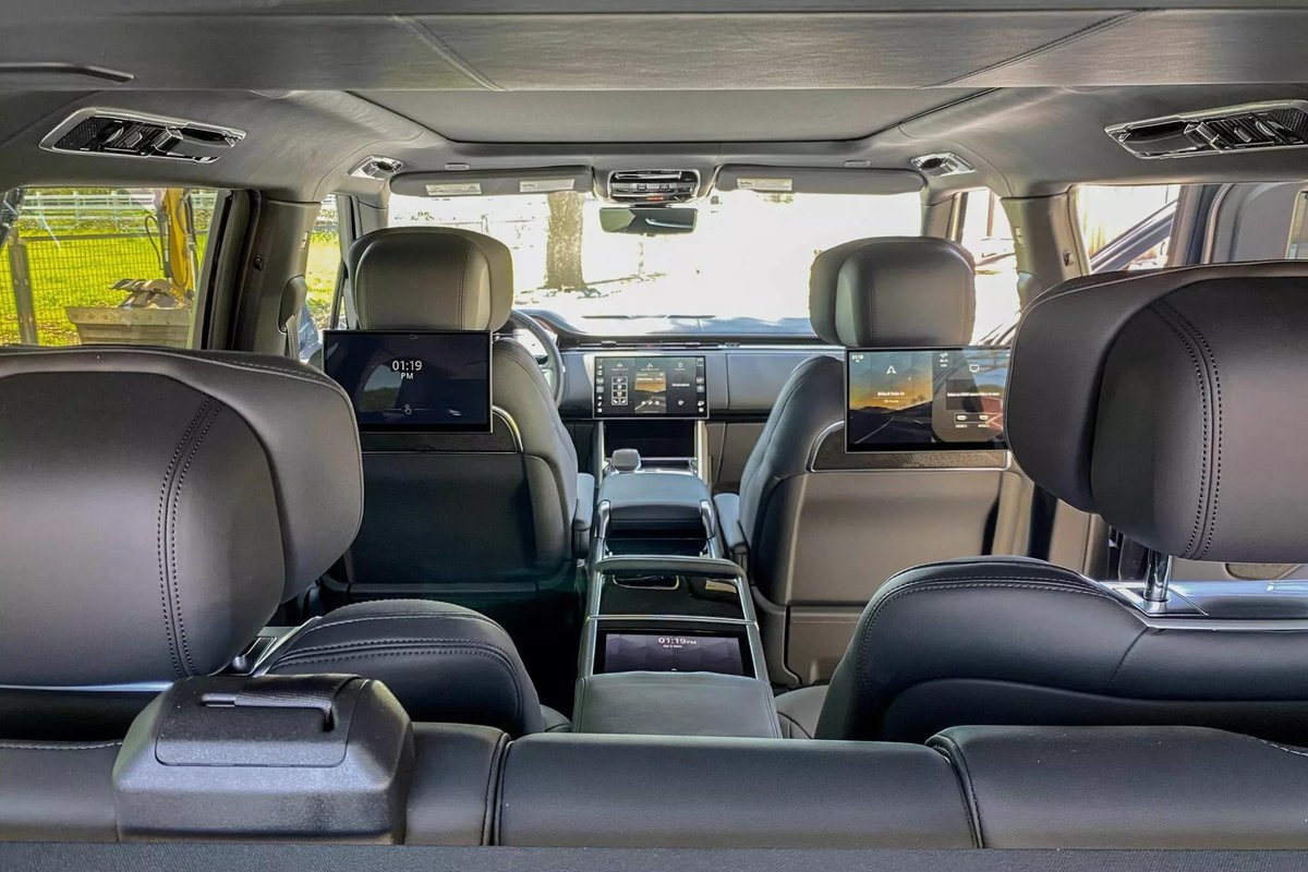 2024 Range Rover P530

sold for $135,000 on auction

$56,520 depreciation after 1 year
original price $191,520 (with added options)

drove 4,900 miles (7,885 km)

4.4L twin-turbocharged V8, 523 hp
AWD, 8-speed automatic