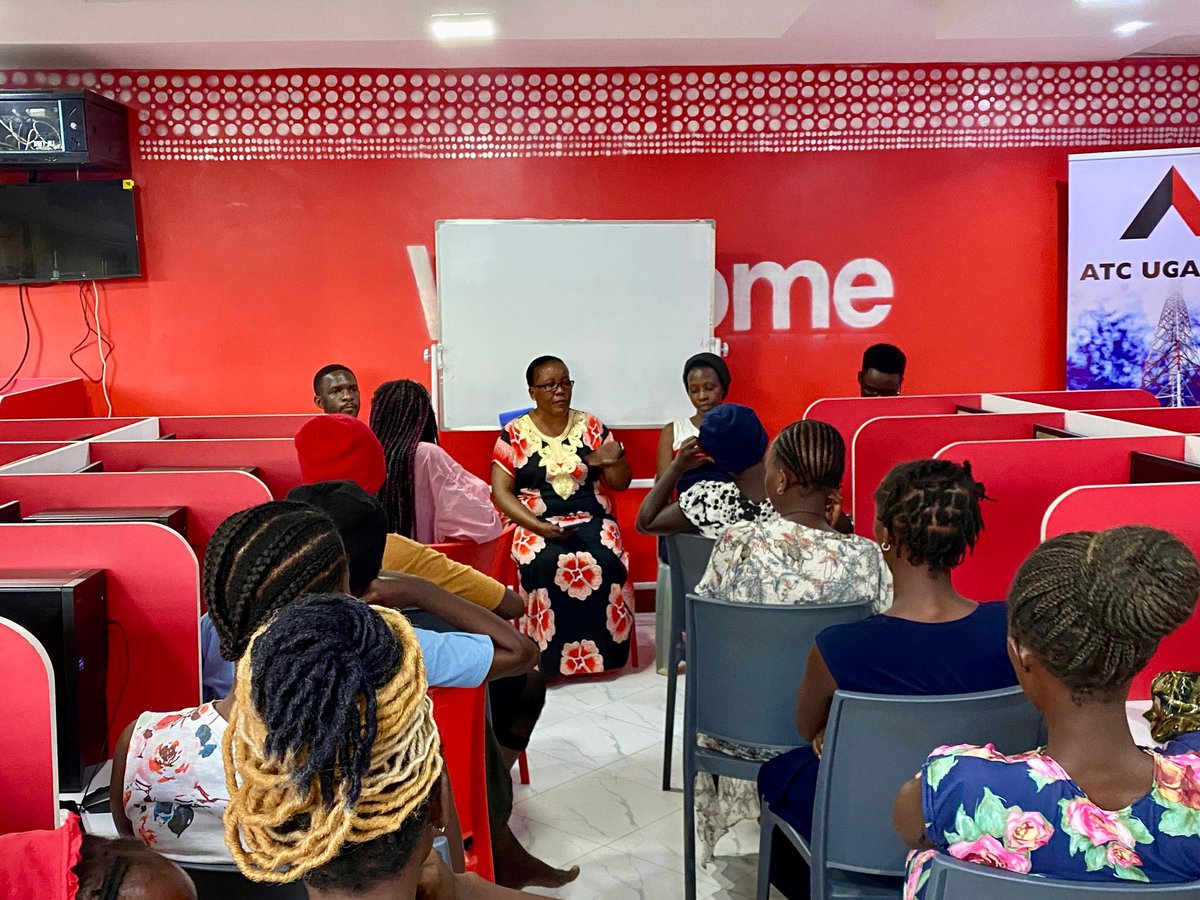 "Train a Woman; Train a Generation" 19th May 2025, Kawempe Youth Centre continues to celebrate mothers as 22 of them receive certificates for having completed a 4 weeks Basic Computer Skills training. Thank you, <a href="/NdejjeUnive/">Ndejje University</a>  #MASSProject, for the collaboration. 🤝 <a href="/EIFLnet/">EIFL</a>