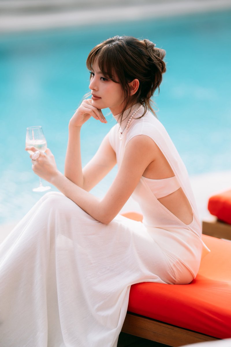 tb_entofficial's tweet image. สัมผัสฤดูร้อนสุดหรูหราผ่าน Moët &amp;amp; Chandon La Piscine แคมเปญ ที่ถ่ายทอดความงดงามของไลฟ์สไตล์ฝรั่งเศสในช่วงซัมเมอร์ ที่เติมเต็มบรรยากาศแห่งความสุข และการเฉลิมฉลอง

@moetchandon @nuttanichanchd 
#ToastwithMoet #MoetChandon #nychaa