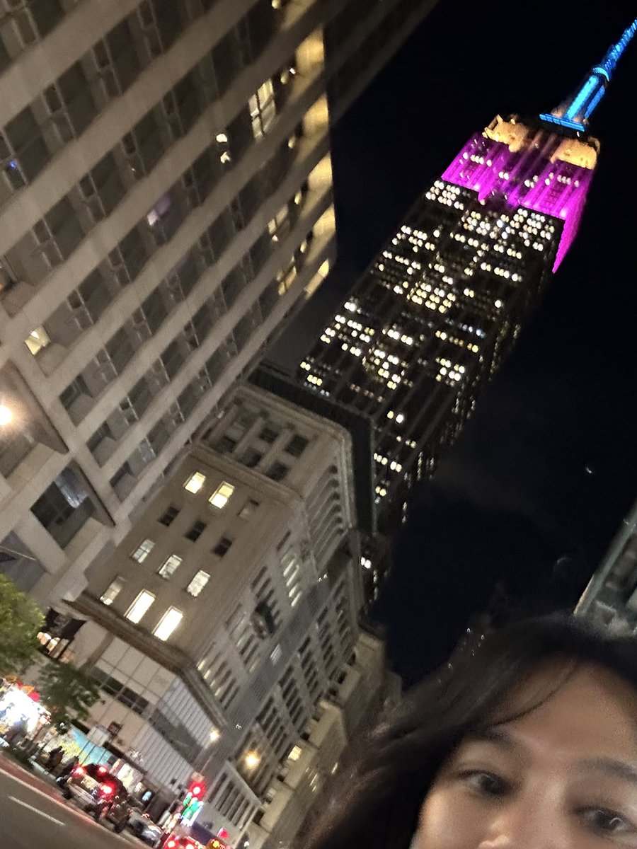 kga ࿊ (@featherfever) on Twitter photo 🩵💛🩷 i’m so thankful i luv jin i luv my city i luv bts 😭🥹 🩵💛🩷 i’m so thankful i luv jin i luv my city i luv bts 😭🥹