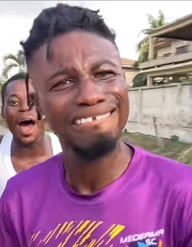 Me seeing dark skinner talking arguing with Fabrizio Romano.          in comment section