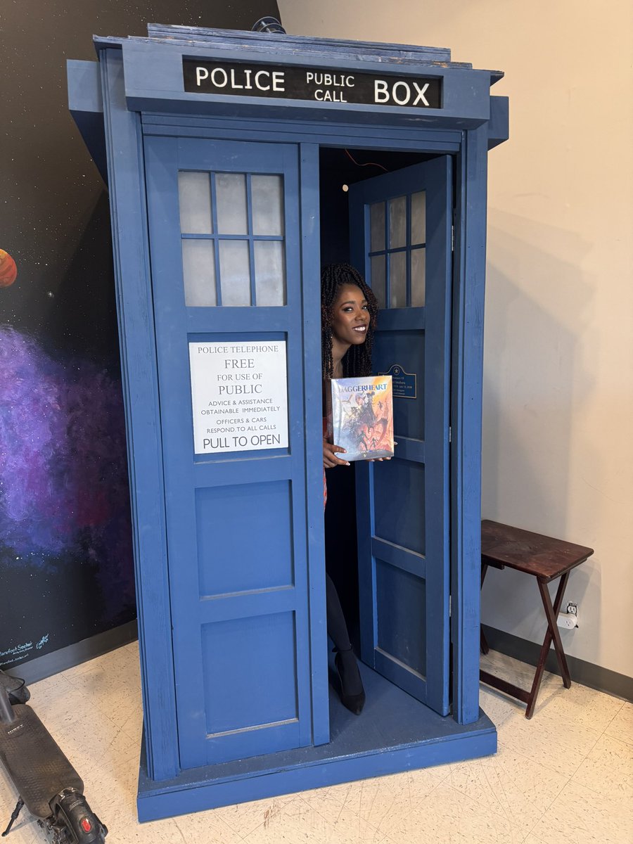 Happy #Daggerheart Day to my friends at <a href="/DarringtonPress/">Darrington Press</a> and <a href="/CriticalRole/">Critical Role</a> !