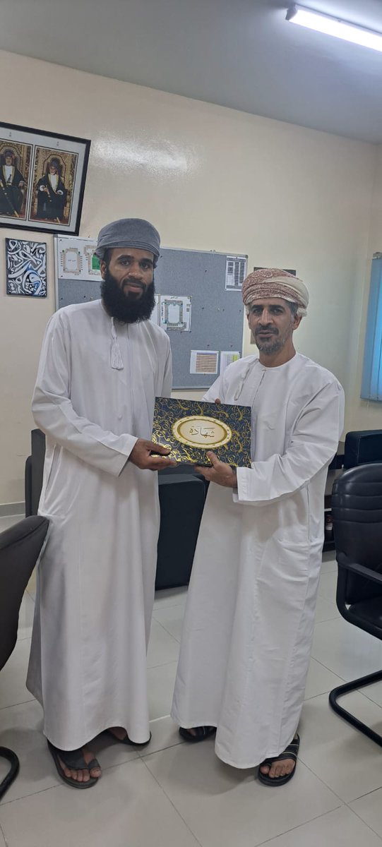 مدرسة حفص بن راشد (10-12) (@hafsschool) on Twitter photo برعاية مساعد المدير أ.سالمين الشكيلي،تكريم طلبة المدرسة الفاعلين في الأنشطة المدرسية، وشكر مشرفي مجالات الأنشطة المدرسية بعد عام حافل بالابداع، متابعة أ.عبدالله الرحبي أخصائي الأنشطة المدرسية.
#فعاليات_تعليمية_مسقط
<a href="/Muscat2024/">دائرة الإشراف التربوي</a>
<a href="/eso_seeb/">إدارة التربية والتعليم بالسيب</a>
#مدارسنا_مستقبل_واعد
#تعلم_مستدام برعاية مساعد المدير أ.سالمين الشكيلي،تكريم طلبة المدرسة الفاعلين في الأنشطة المدرسية، وشكر مشرفي مجالات الأنشطة المدرسية بعد عام حافل بالابداع، متابعة أ.عبدالله الرحبي أخصائي الأنشطة المدرسية.
#فعاليات_تعليمية_مسقط
<a href="/Muscat2024/">دائرة الإشراف التربوي</a>
<a href="/eso_seeb/">إدارة التربية والتعليم بالسيب</a>
#مدارسنا_مستقبل_واعد
#تعلم_مستدام