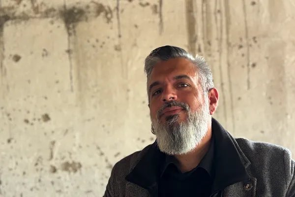 Une gueule, une voix, une belle rencontre, Lucien Chéenne…
france3-regions.franceinfo.fr/pays-de-la-loi…
#musique #ChansonFrançaise #Nantes #LucienChéenne #FlowerCoast