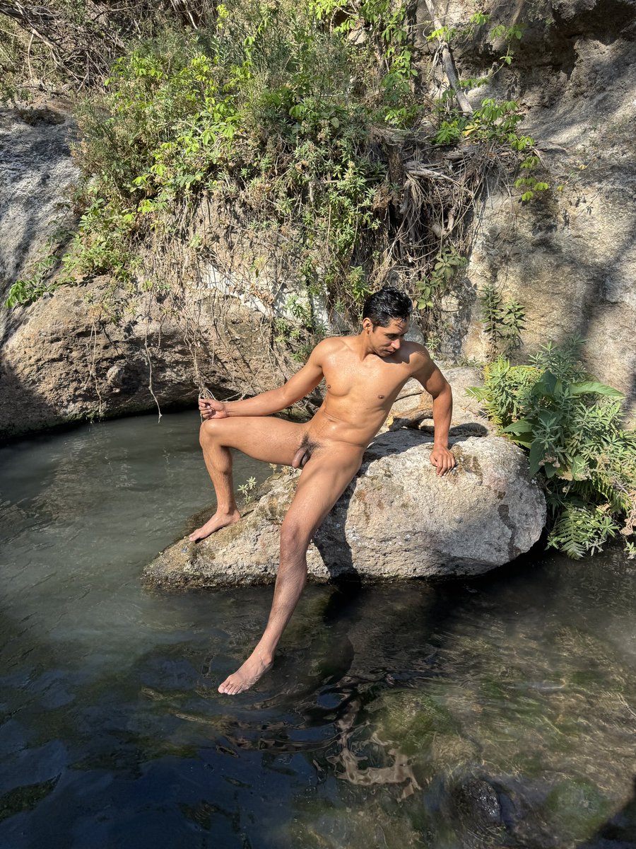 Basking in the sun and staring at the tiny fish, getting naked will never get old 😌🥰