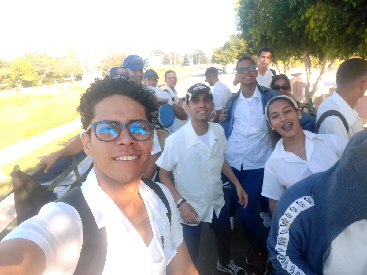 FEU_FCMB's tweet photo. 🚩😄📢 | ¡ATENCIÓN FEU! 

Estamos de regreso a la Brigada. Conciencia y Alegría en la Vanguardia. 🌠⚠️

¡La Asamblea Post 10° Congreso nos espera! ??📜✨️ #Guisa

#SomosFEU 
#AquiEstoyYo 
#UnaFeuDeLaTallaDeMella
#FCMB https://t.co/JtlBS1ANYy