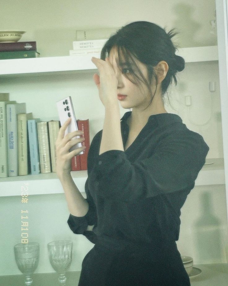 f0rtune4pril's tweet photo. #หิรัญไว้พบกันใหม่
( สวัสดีค่ะ ผปค.พี่เมษาเอง👋 อย่างแรกเลยต้องขอโทษที่ช่วงหลังๆเข้ามาแอคทีฟน้อยลงเนื่องจากแอคเคาท์มีปัญหา แล้วก็ ขอบคุณทีมงานที่สร้างคอมมูดีๆให้พวกเราได้มาเจอกัน รวมถึงเพื่อนๆในคอมมูทุกคนที่เข้ามาแวะเวียนเล่นด้วยกัน, สุดท้ายนี้ สามารถแลกโม่งได้ด้วยการกดเฟบค่ะ ) https://t.co/T9fKkRGvle