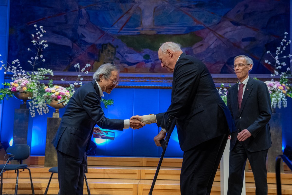 abel_prize's tweet image. His Majesty King Harald V presented the 2025 Abel Prize to Masaki Kashiwara at a distinguished ceremony held in the University Aula.
#Abelprize2025