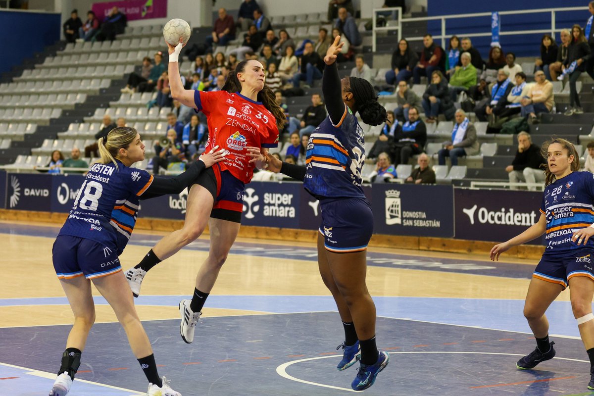 Liga Guerreras Iberdrola (@iberdroladhf) on Twitter photo 🔝✨ Dos subcampeonas de la #EHFEuropeanCup desembarcan en <a href="/elda_prestigio/">CBF ELDA PRESTIGIO</a>
💯 El conjunto eldense incorpora a <a href="/__malenavalles/">Male</a> y <a href="/maddi_bengo29/">Maddi Bengoetxea</a> para su proyecto 25-26. La central y la primera línea, refuerzos de lujo, llegadas desde <a href="/BmPorrino/">Club Balonmán Porriño</a> ✈️
#⃣ #Balonmano 🔝✨ Dos subcampeonas de la #EHFEuropeanCup desembarcan en <a href="/elda_prestigio/">CBF ELDA PRESTIGIO</a>
💯 El conjunto eldense incorpora a <a href="/__malenavalles/">Male</a> y <a href="/maddi_bengo29/">Maddi Bengoetxea</a> para su proyecto 25-26. La central y la primera línea, refuerzos de lujo, llegadas desde <a href="/BmPorrino/">Club Balonmán Porriño</a> ✈️
#⃣ #Balonmano