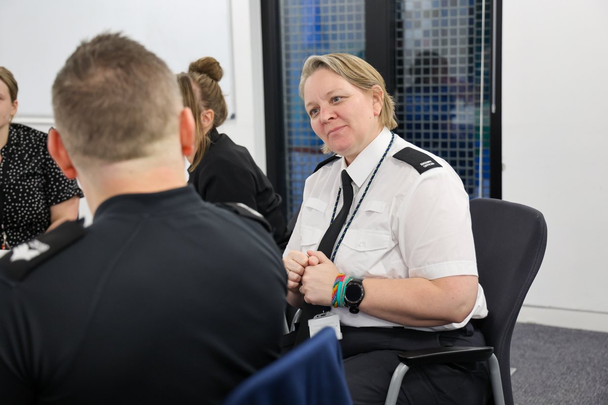 🧏‍♂️✋ Breaking down barriers
Officers are now using British Sign Language to support deaf victims and witnesses — thanks to PCC Donna Jones’ funding for specialist training.

Find out how it's making a real difference
🔗 hampshire-pcc.gov.uk/ensuring-polic…