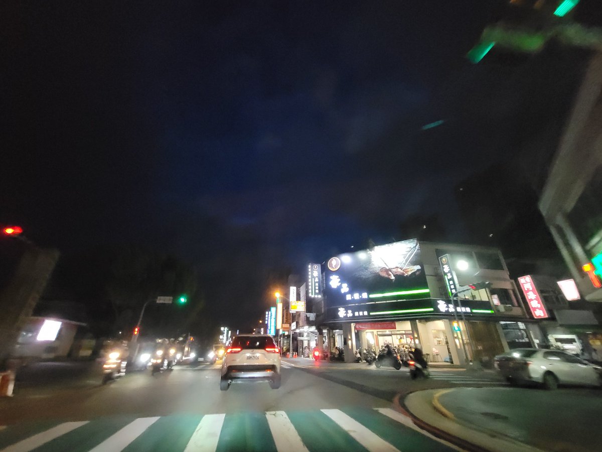 下班後
要麻就是在打麻將
不然就是去打麻將的路上
#台中麻將