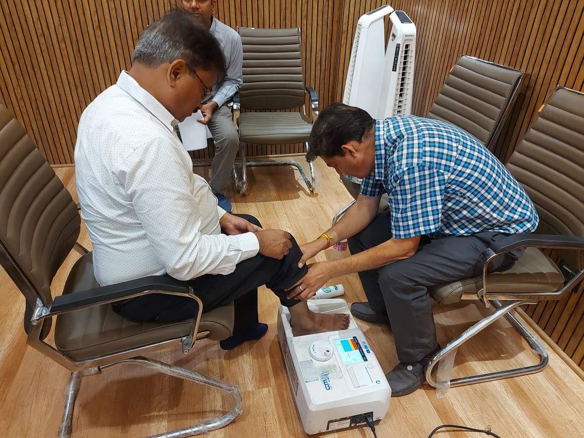 IncomeTaxUPWest's tweet photo. A Beneficiary health check up camp took place at Aayakar Bhawan, Kanpur with the collaboration of Priya Hospital, Kanpur. Various medical tests along with consultations and prescriptions were arranged for the employees, daily wagers,contractual staff, drivers and family members. https://t.co/GcZskbTgcG